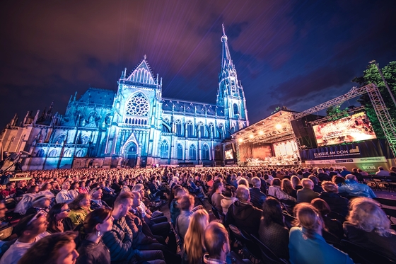 Einzigartiges Ambiente: KLASSIK AM DOM auf dem Linzer Domplatz